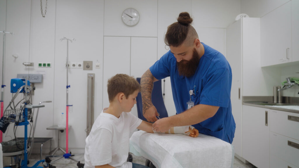 Sichere Anstellung und attraktive Vergütung – Karriere bei den Vorarlberger Landeskrankenhäusern