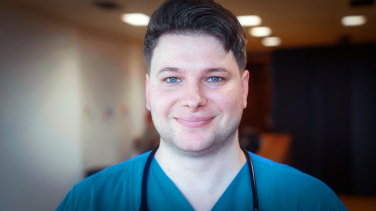 Dr. Antoan Mollov, Assistenzarzt am Landeskrankenhaus Bregenz – Karriere bei den Vorarlberger Landeskrankenhäusern